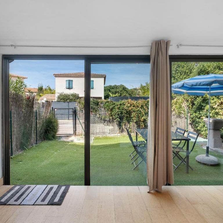 Les Orangers - Two-Bedroom Deluxe Apartment with Garden View - 5
