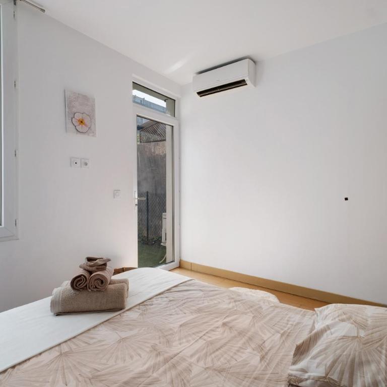 Les Orangers - Two-Bedroom Deluxe Apartment with Garden View - 11