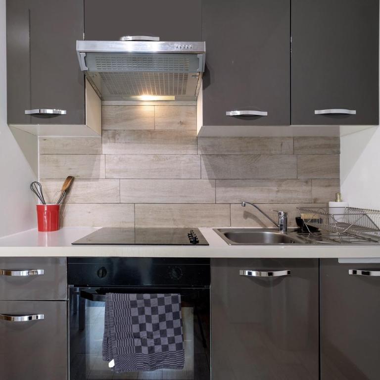 Les Orangers - Two-Bedroom Deluxe Apartment with Garden View - 24