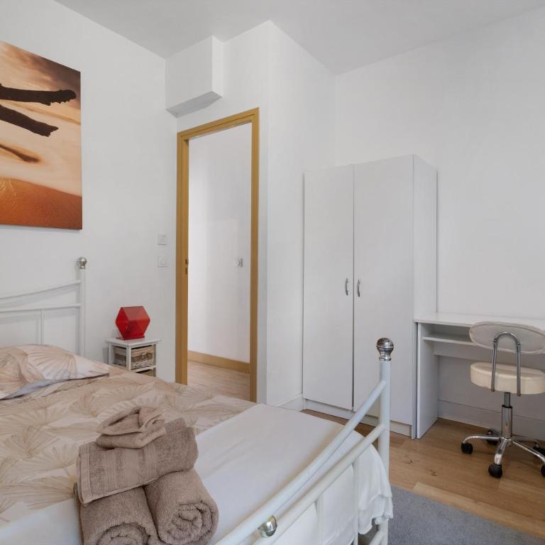 Les Orangers - Two-Bedroom Deluxe Apartment with Garden View - 15