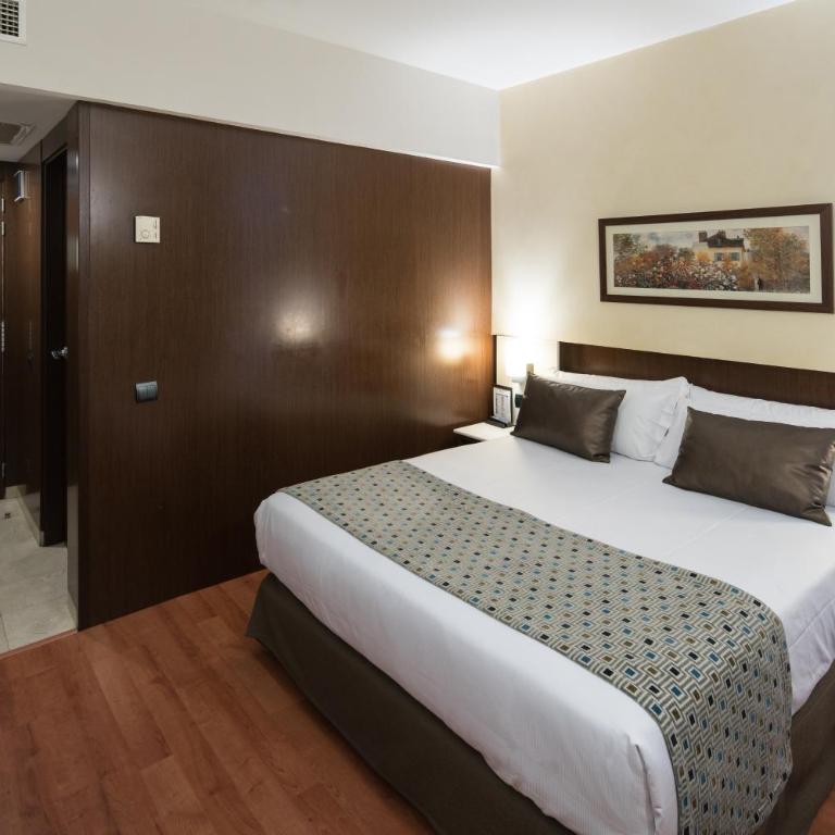 Catalonia Born - Double Room - 4