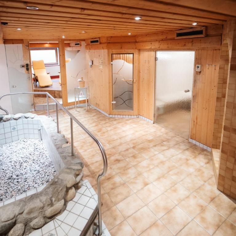 Schi- und Wanderhotel Berghof - Familiensuite - 4