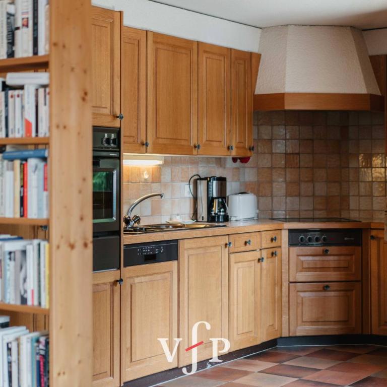 Centre Etoile 130 - Appartement - 10