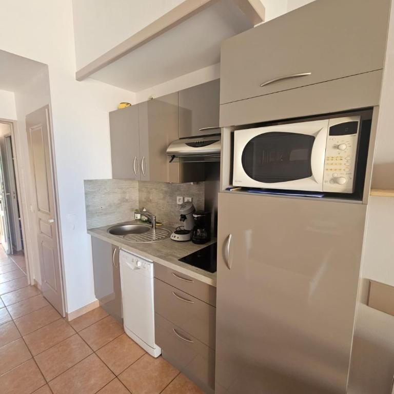 Balcon sur la piscine, mer à 200 m - Apartment mit 2 Schlafzimmern - 12