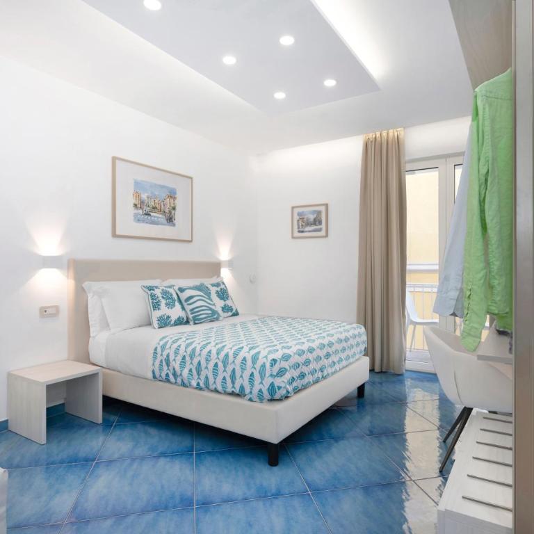 Cornelia Rooms Sorrento - Main Square - Camera King con Balcone - 5