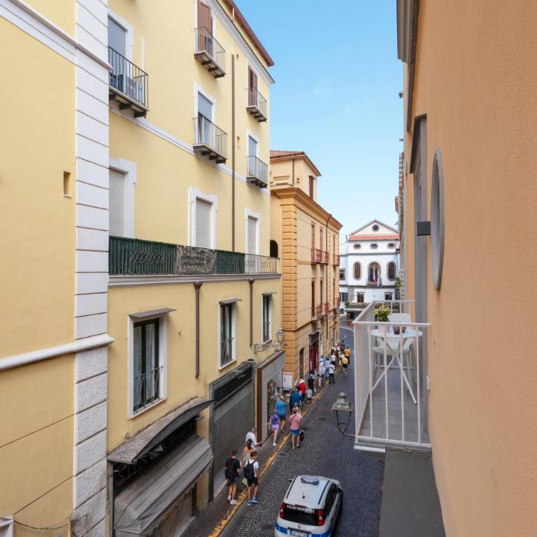 Cornelia Rooms Sorrento - Main Square - Camera King con Balcone - 3