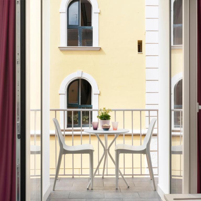 Cornelia Rooms Sorrento - Main Square - Camera King con Balcone - 4