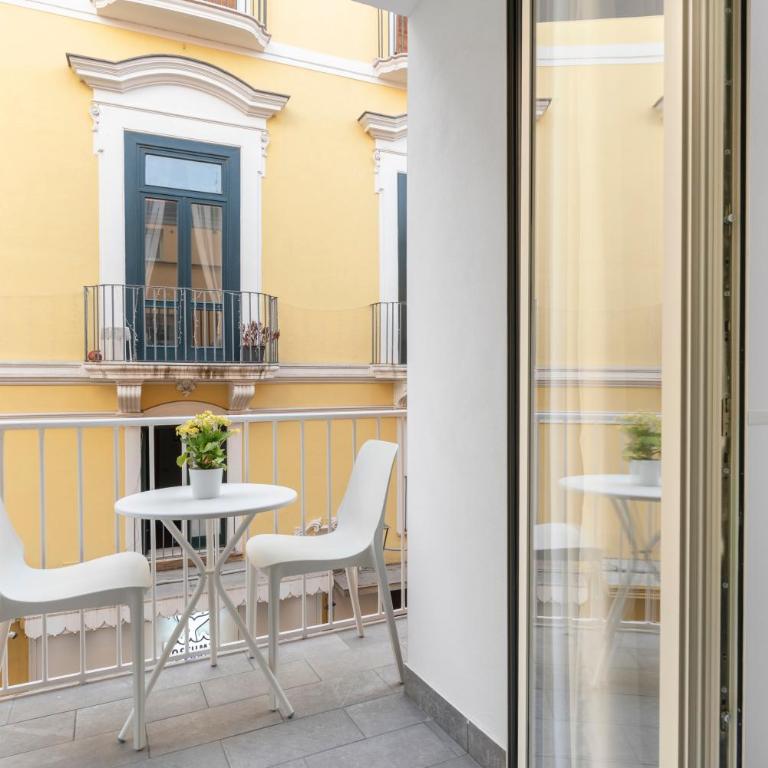 Cornelia Rooms Sorrento - Main Square - Camera King con Balcone - 3