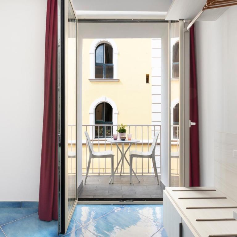 Cornelia Rooms Sorrento - Main Square - Camera King con Balcone - 5