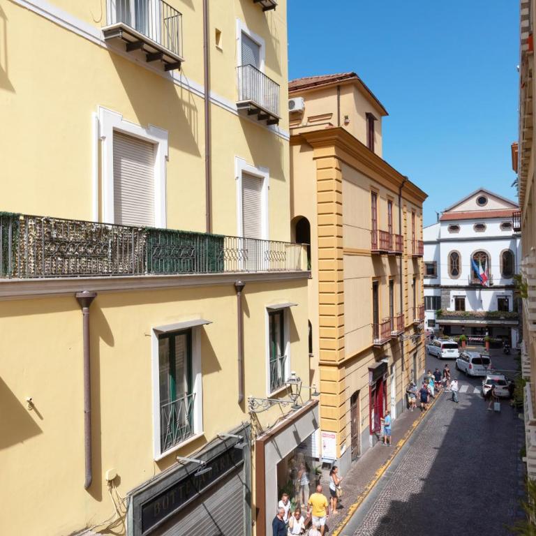 Cornelia Rooms Sorrento - Main Square - Camera King con Balcone - 7
