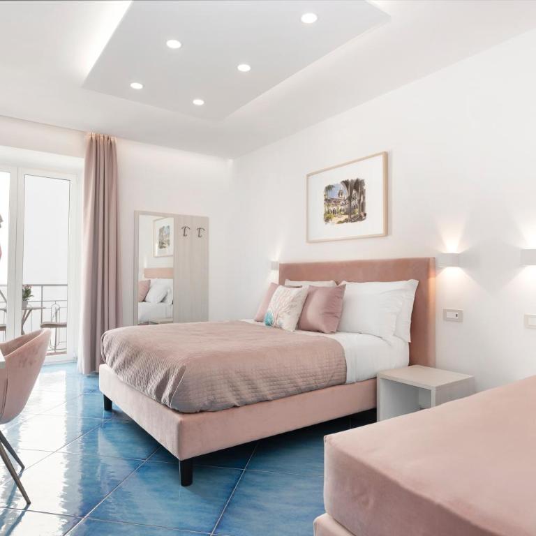 Cornelia Rooms Sorrento - Main Square - Camera Matrimoniale con Terrazza - 1