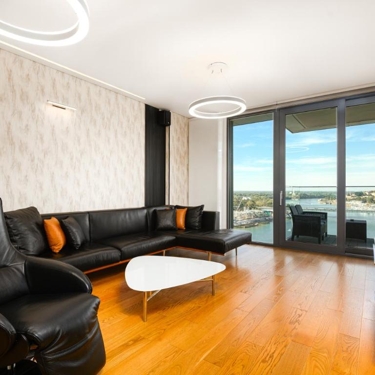 BW Exclusive Residence with Free Garage - Apartman sa 2 Spavaće Sobe i Pogledom na Reku - 1
