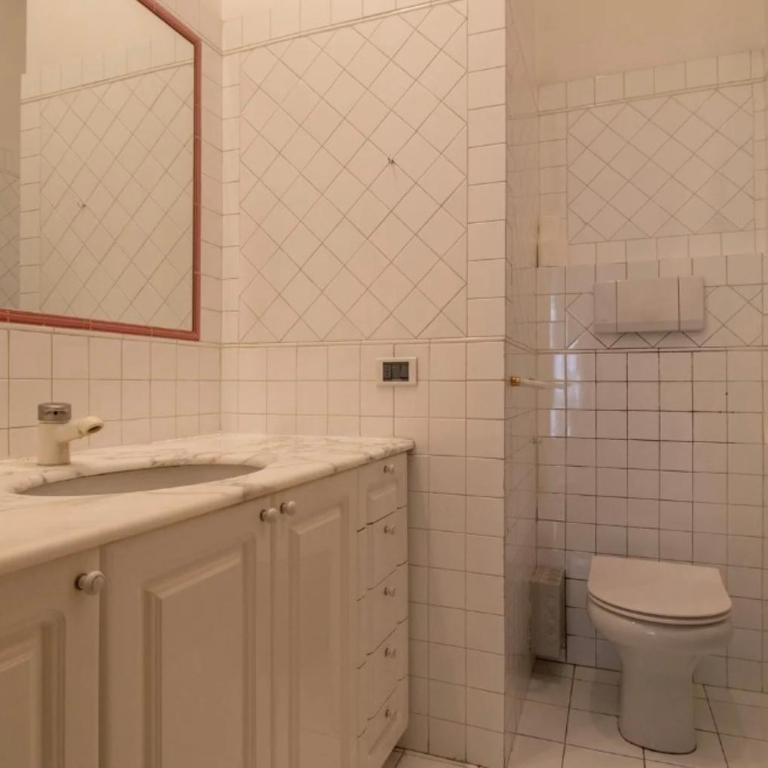 Ezio Rooms - Family Room - 8