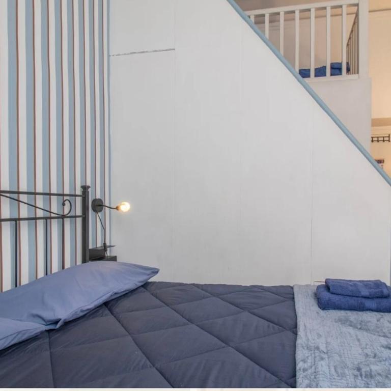 Ezio Rooms - Family Room - 11