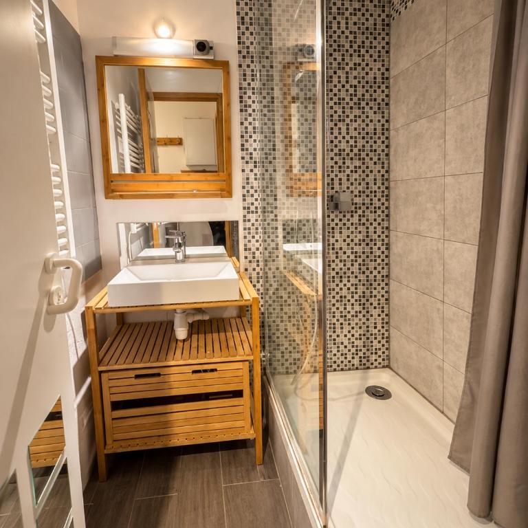 Val Thorens - Pied des pistes - Balcon - Vue Montagne 5 6 personnes - One-Bedroom Apartment with Balcony and Mountain View - 7