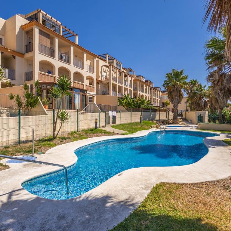 Espacio, terrazas y piscina cerca del centro - Apartamento de 3 dormitorios con vistas - 2