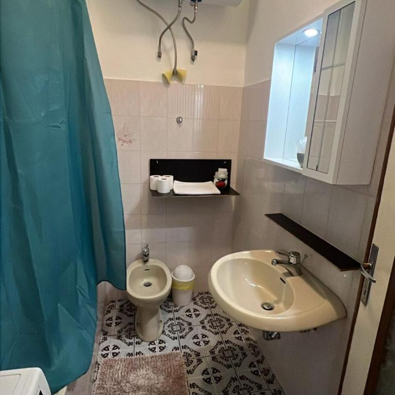 Atelier San Giacomo Guest House - Camera Tripla con Bagno in Comune - 5