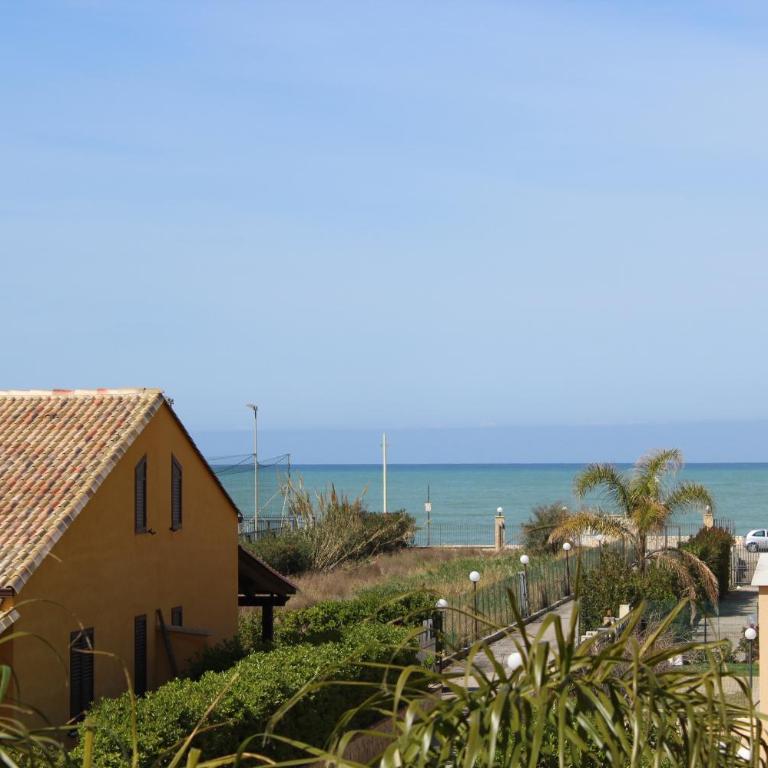 Casa Vacanze Roccella Beach - Vacation Home - 11