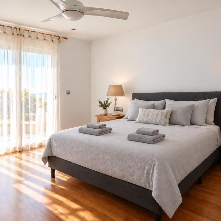 Villa Playamar para 10 Piscina privada, BBQ, parking a 10 min playa - Villa - 14