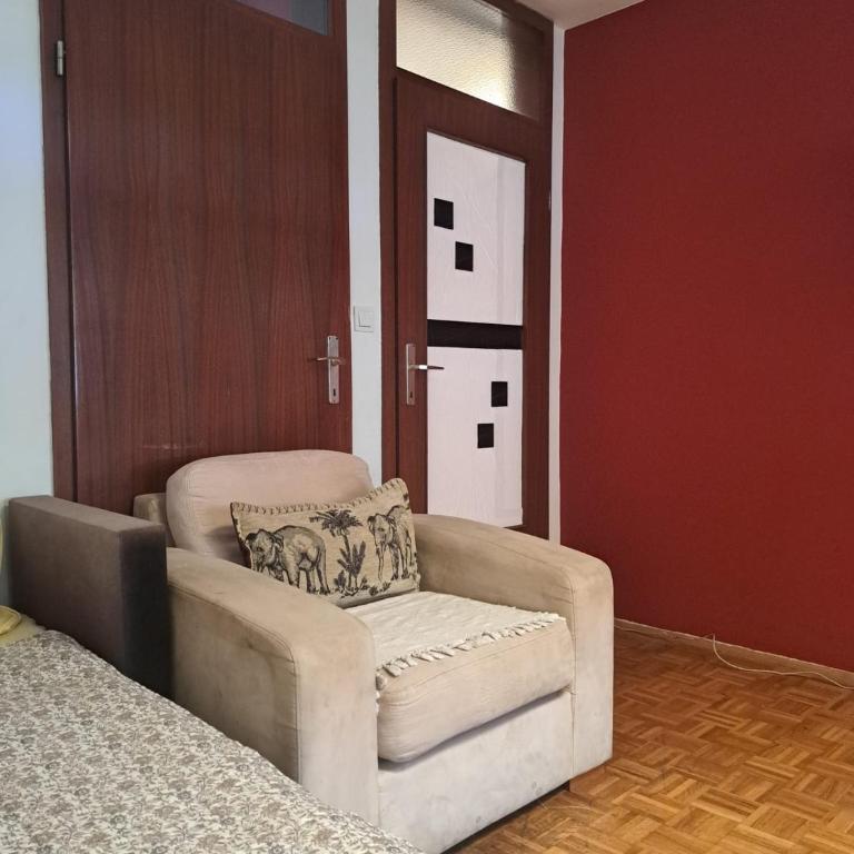 Oasis By Didi 4U2STAY - Two-Bedroom Apartment with Balcony - 5