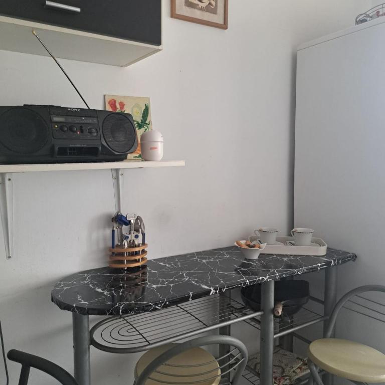 Oasis By Didi 4U2STAY - Two-Bedroom Apartment with Balcony - 11