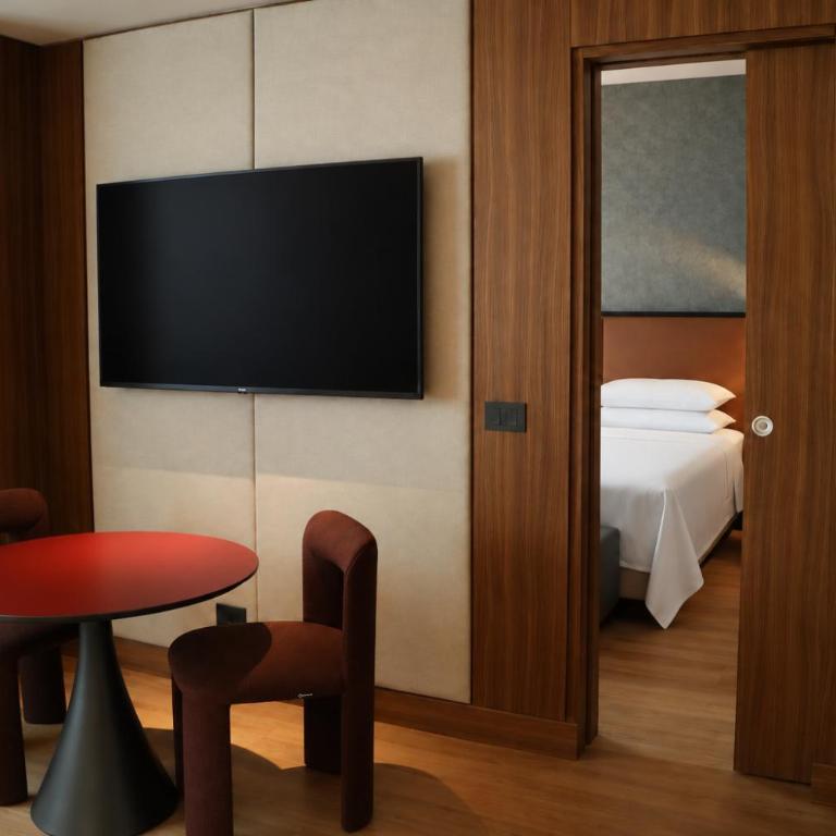 Sheraton Rome Parco de Medici - One-Bedroom Senior Executive King Suite with Garden View - 3