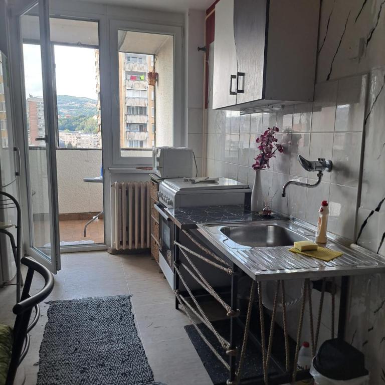 Oasis By Didi 4U2STAY - Two-Bedroom Apartment with Balcony - 23