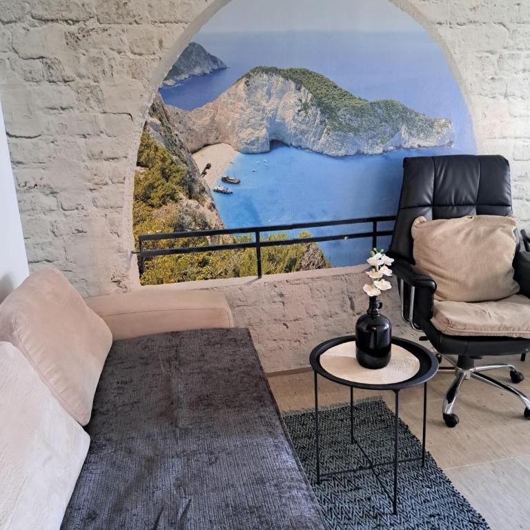 Oasis By Didi 4U2STAY - Two-Bedroom Apartment with Balcony - 30