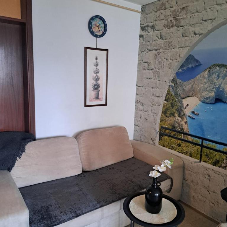 Oasis By Didi 4U2STAY - Two-Bedroom Apartment with Balcony - 32