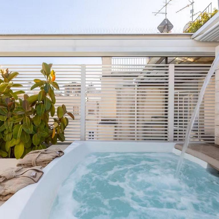 lovely property Via del Babuino- centrale - Appartamento con 3 Camere da Letto e Piscina Privata - 1