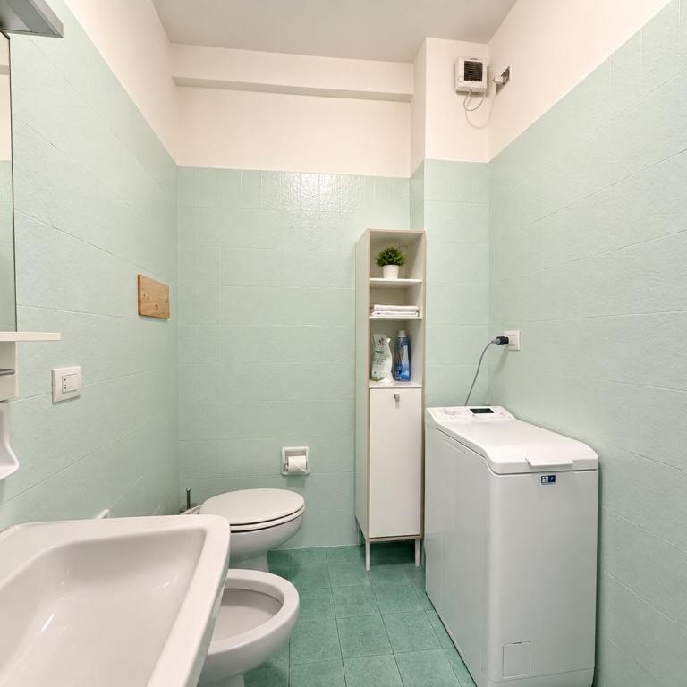 Verona Historic Center 2BR 2BA Near Arena - Two-Bedroom Apartment with City View - 17