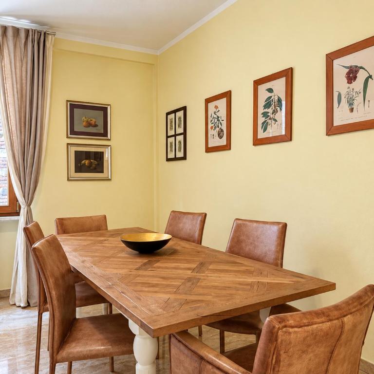 Verona Historic Center 2BR 2BA Near Arena - Two-Bedroom Apartment with City View - 11