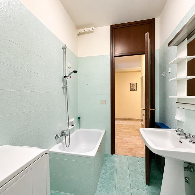 Verona Historic Center 2BR 2BA Near Arena - Two-Bedroom Apartment with City View - 6