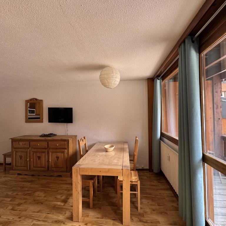 Appartement fonctionnel · Proche des pistes · 3 pièces · 7 pers. - Two-Bedroom Apartment - 11
