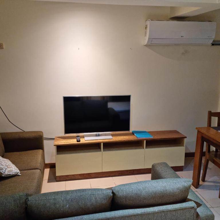 The Secret Garden Central 250 Mbps WIFI English speaking - One-Bedroom Apartment - 2