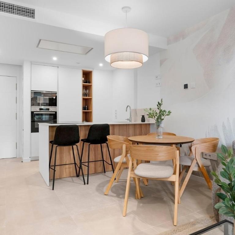 Modern Apartment Center Steps from the Beach - Apartamento - 18