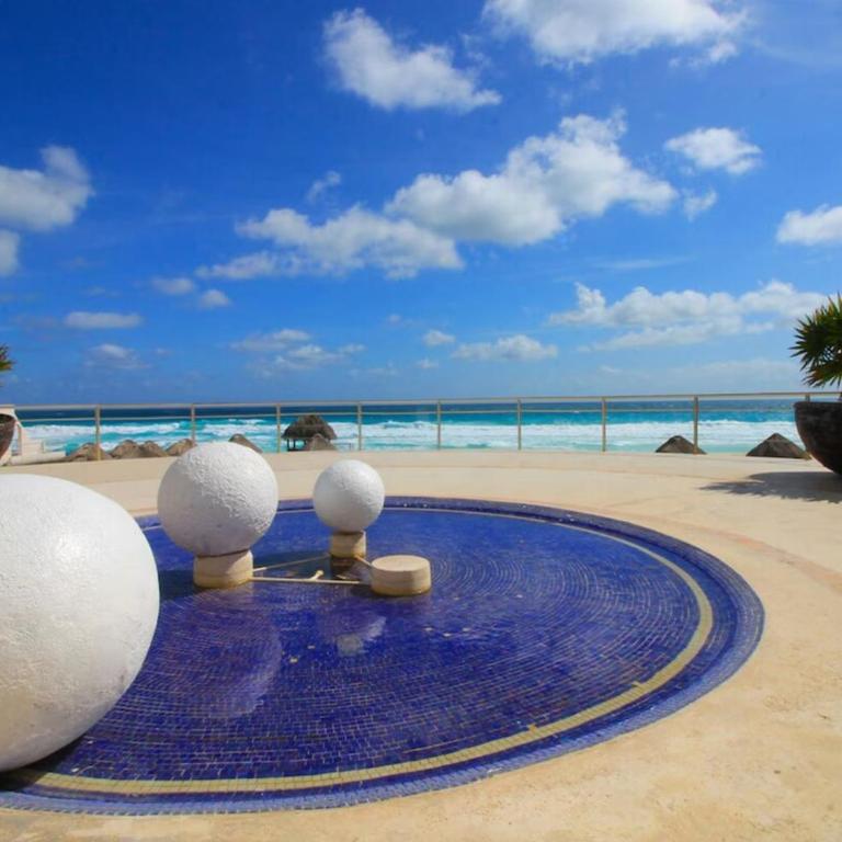 Blue Beach Beachfront 2 BDR by Casa Paraiso - Two-Bedroom Apartment - 13