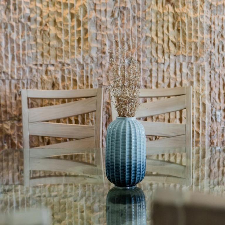 Blue Beach Beachfront 2 BDR by Casa Paraiso - Two-Bedroom Apartment - 6