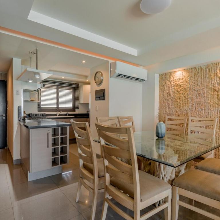 Blue Beach Beachfront 2 BDR by Casa Paraiso - Two-Bedroom Apartment - 23