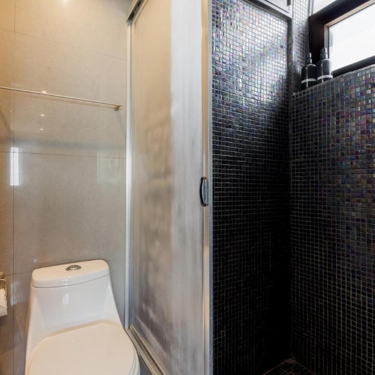 Blue Beach Beachfront 2 BDR by Casa Paraiso - Two-Bedroom Apartment - 26