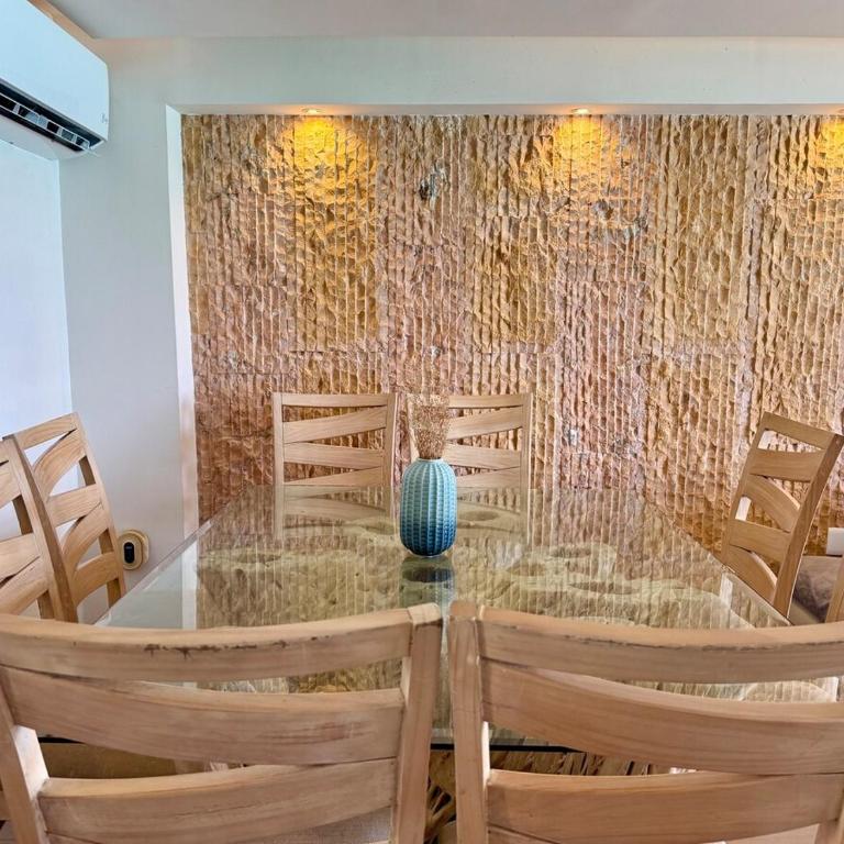 Blue Beach Beachfront 2 BDR by Casa Paraiso - Two-Bedroom Apartment - 32