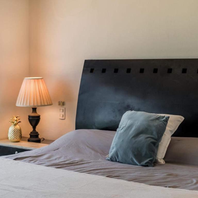 Blue Beach Beachfront 2 BDR by Casa Paraiso - Two-Bedroom Apartment - 36