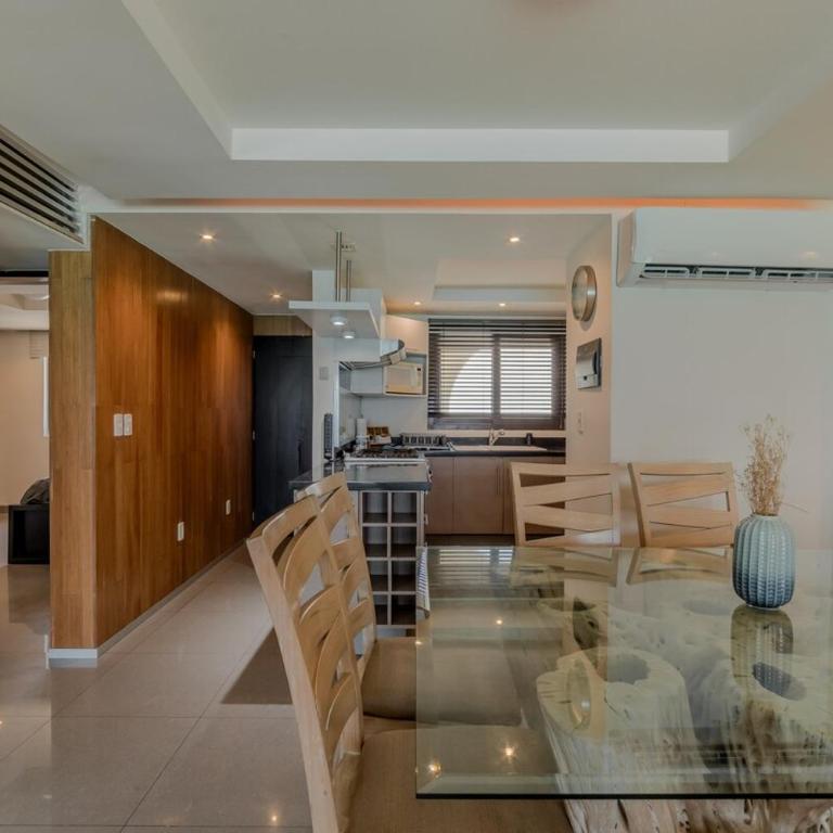 Blue Beach Beachfront 2 BDR by Casa Paraiso - Two-Bedroom Apartment - 39