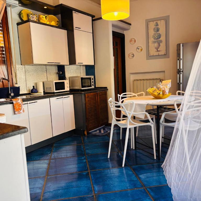 The Dreamer's Terrace - Appartamento con 2 Camere da Letto, Terrazza e Vista Mare - 13