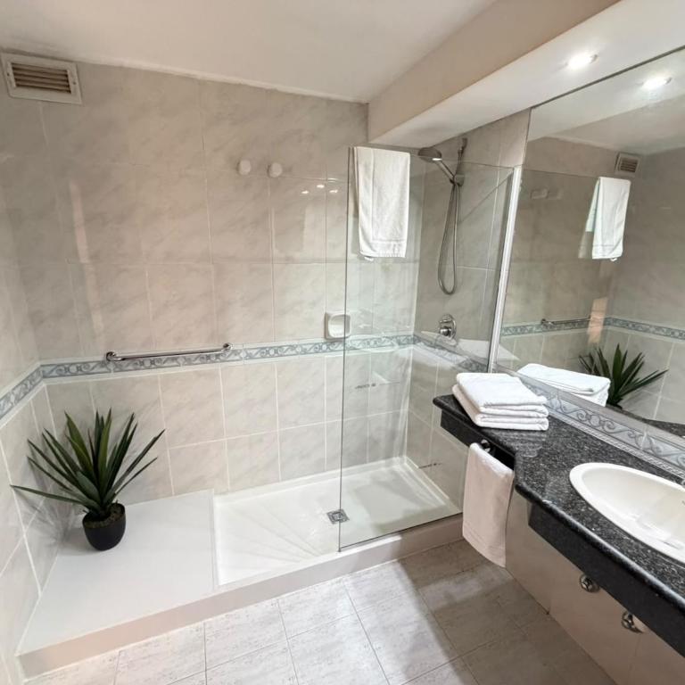 Crystal Tower - Suite - 4