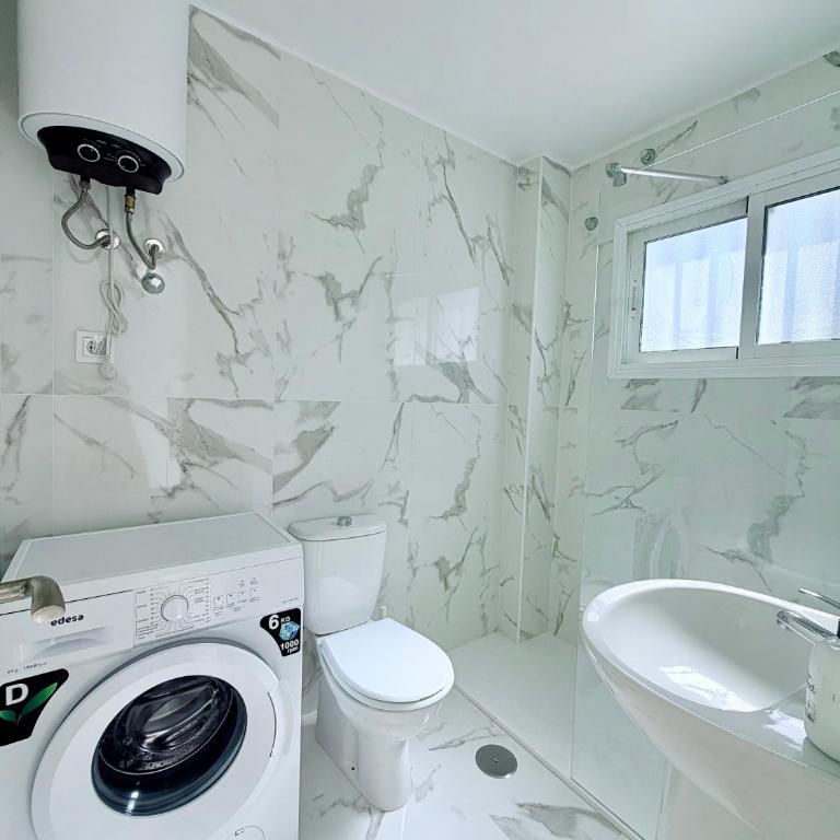 Victoria Beachfront Studio 1, Central Location Las Americas - Estudio con vistas al mar - 16