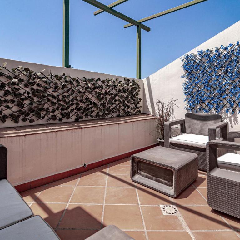 Sam65I Central 2 Bed Penthouse In Nueva Andalucia - Apartamento de 2 dormitorios con vistas al océano - 2