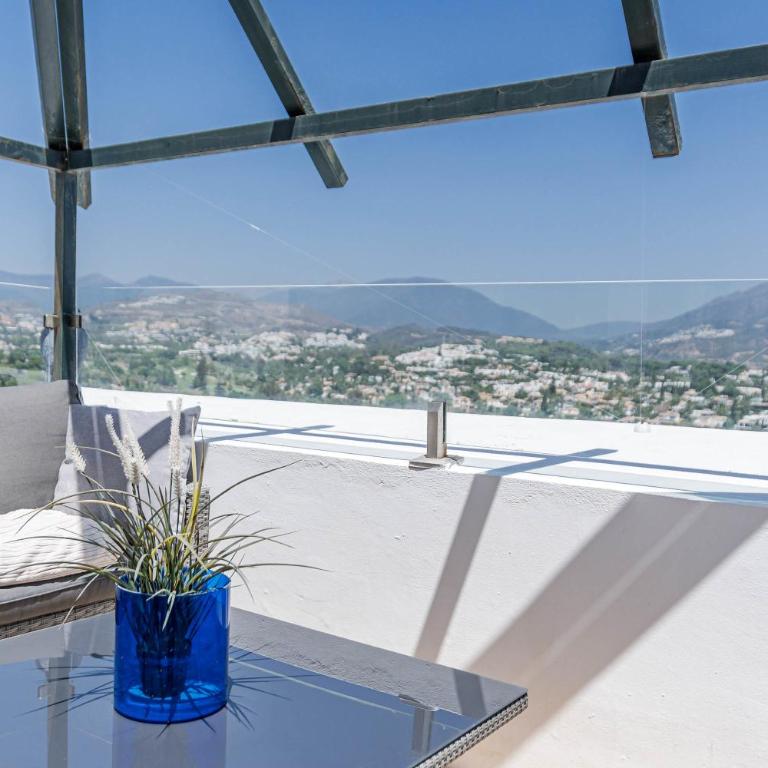 Sam65I Central 2 Bed Penthouse In Nueva Andalucia - Apartamento de 2 dormitorios con vistas al océano - 12