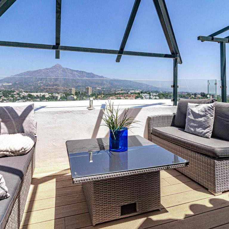 Sam65I Central 2 Bed Penthouse In Nueva Andalucia - Apartamento de 2 dormitorios con vistas al océano - 15