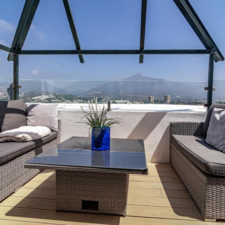 Sam65I Central 2 Bed Penthouse In Nueva Andalucia - Apartamento de 2 dormitorios con vistas al océano - 14